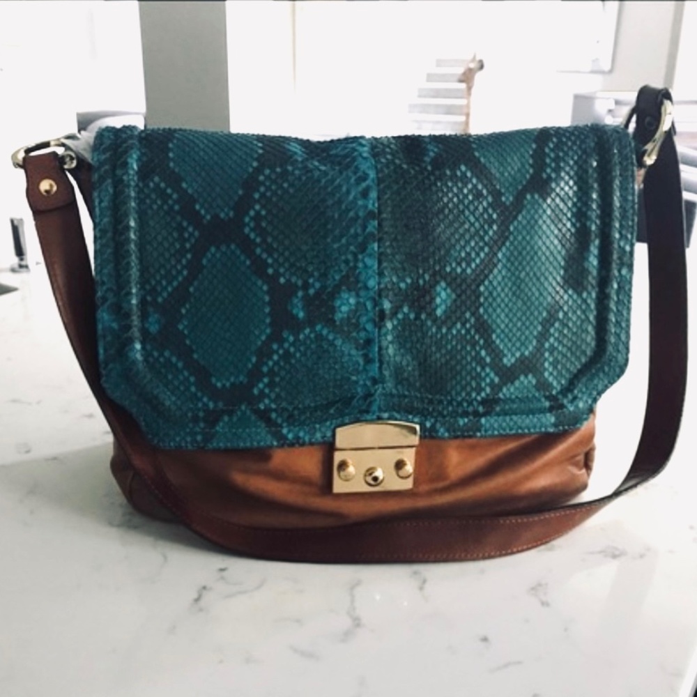 Be&D Snakeskin Crossbody Satchel